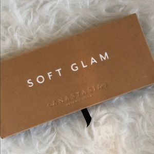 Anastasia Beverly Hills soft glam palette